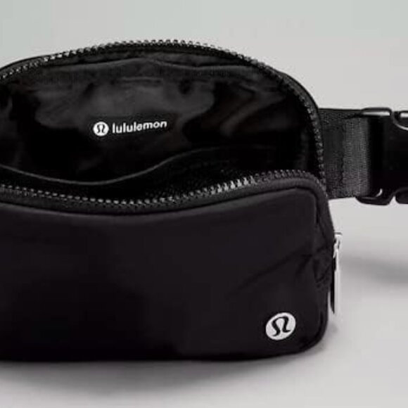 Lululemon Athletica Everywhere Belt Bag 1L (Black) - Picture 3 of 5